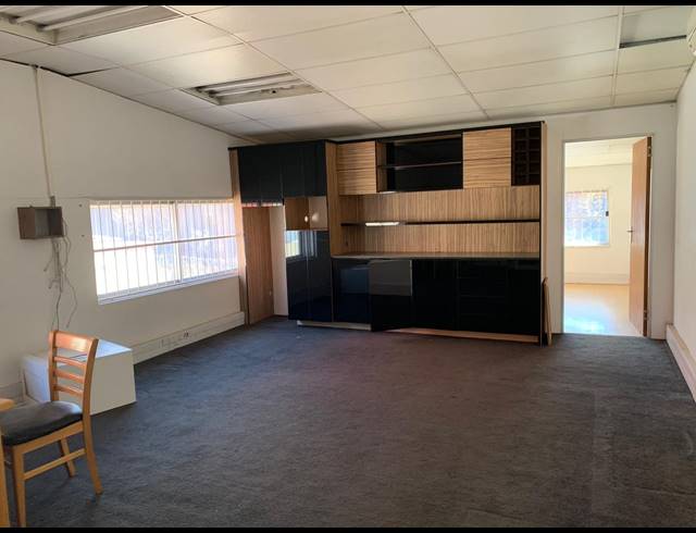 850M² WAREHOUSE TO LET IN KEW
